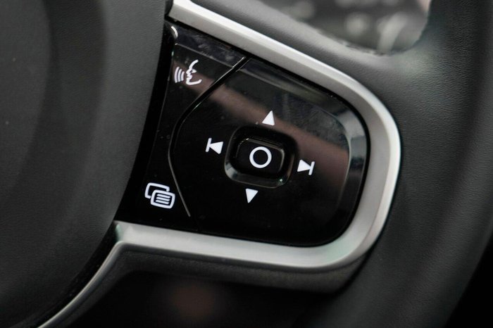 2025 Volvo XC90 Ultra B5 Dark