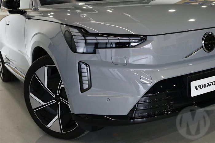 2025 Volvo EX90 Ultra Twin Motor Performance