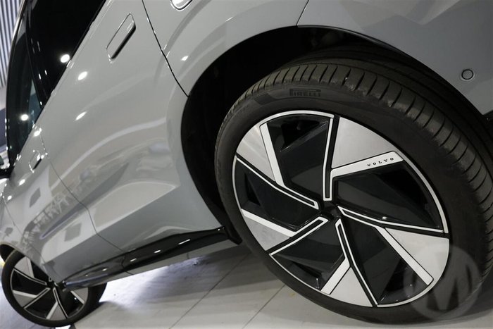 2025 Volvo EX90 Ultra Twin Motor Performance
