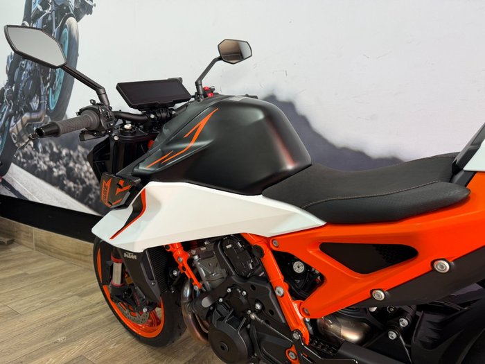 2026 Ktm 990 DUKE ORANGE