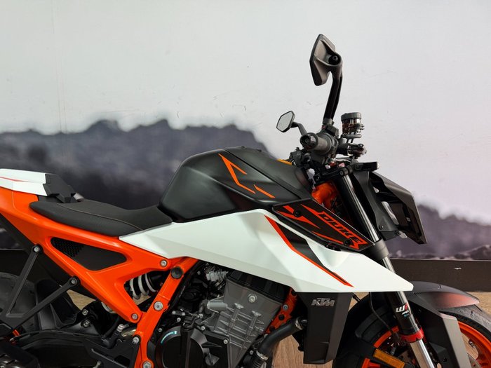 2026 Ktm 990 DUKE ORANGE