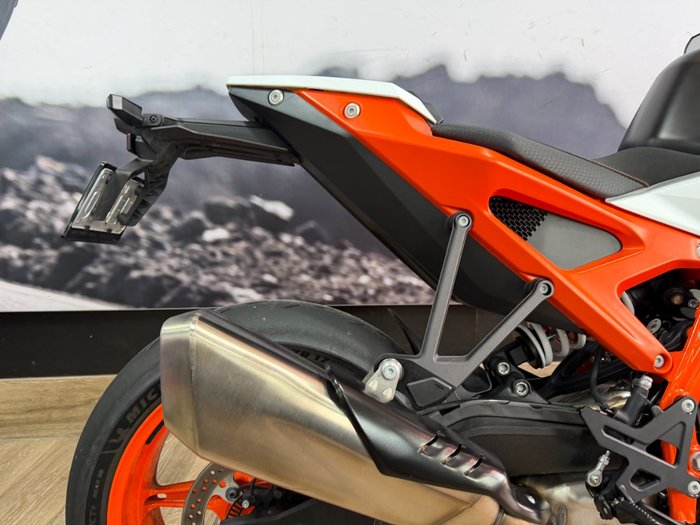 2026 Ktm 990 DUKE ORANGE
