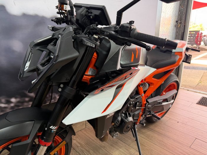 2026 Ktm 990 DUKE ORANGE
