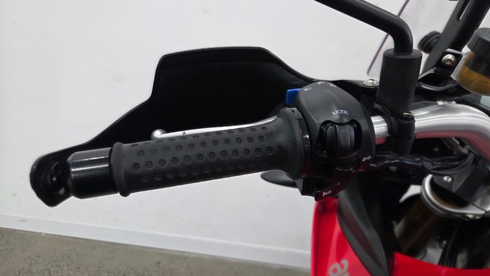 2014 APRILIA CAPONORD 1200 Red