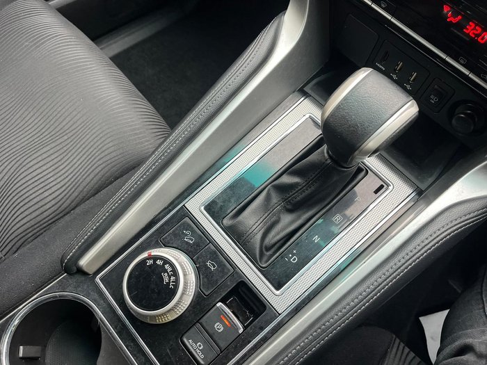 2021 Mitsubishi Pajero Sport GLX