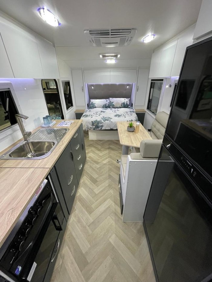 2026 Leader Caravans 2500 Quad Bunk Gold Le