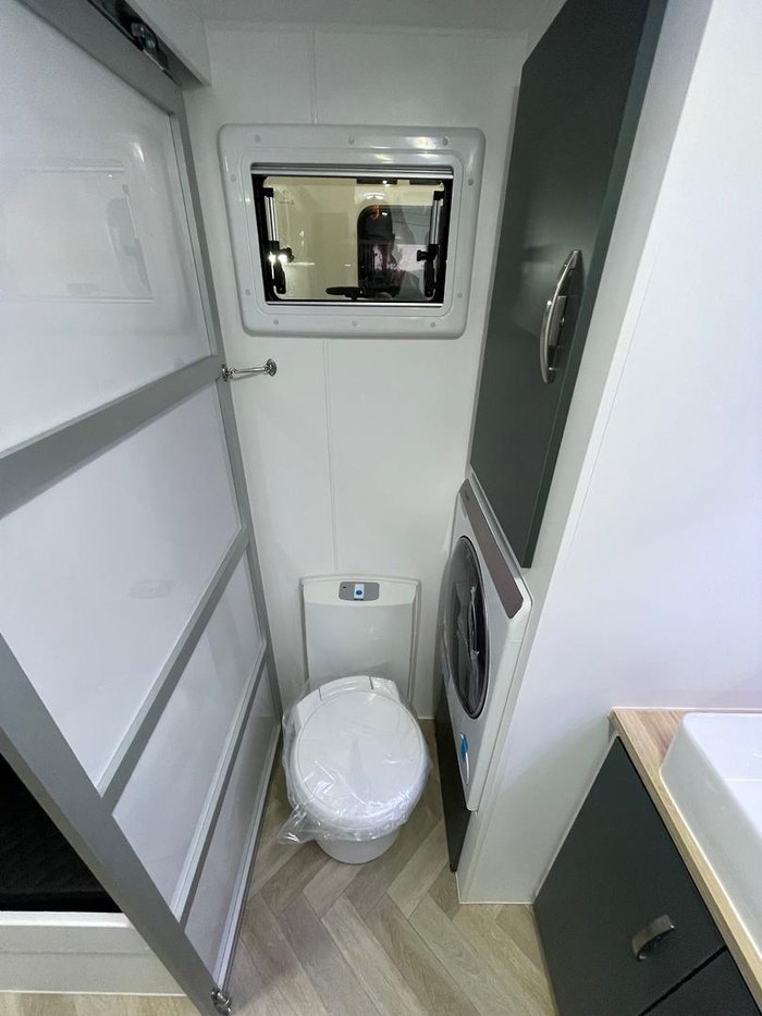 2026 Leader Caravans 2500 Quad Bunk Gold Le