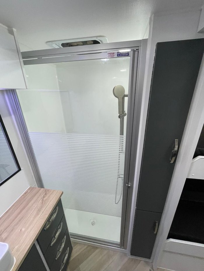 2026 Leader Caravans 2500 Quad Bunk Gold Le