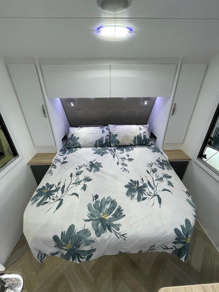 2026 Leader Caravans 2500 Quad Bunk Gold Le