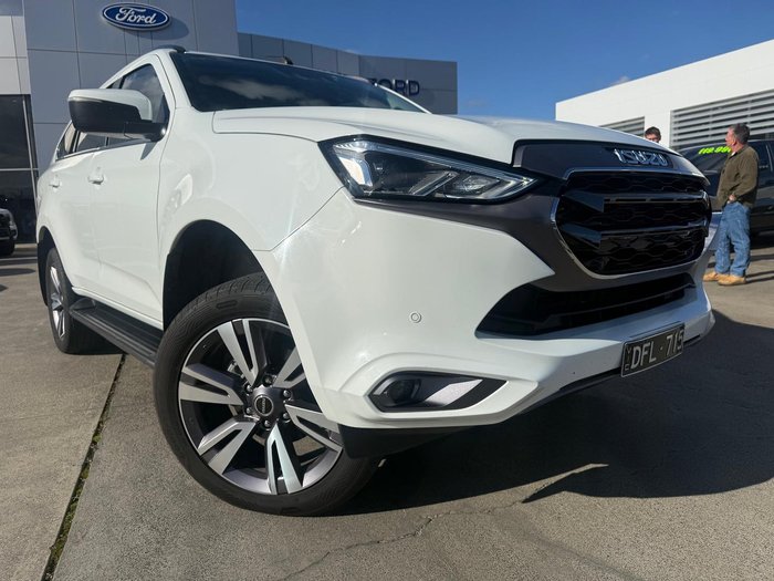 2022 Isuzu MU-X LS-T
