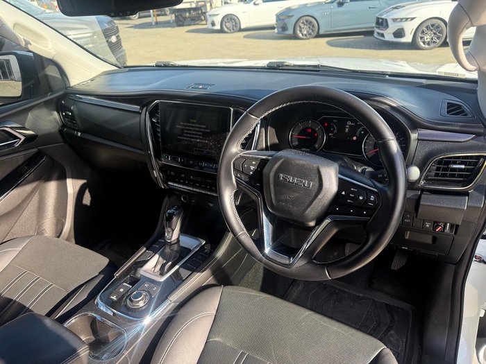 2022 Isuzu MU-X LS-T