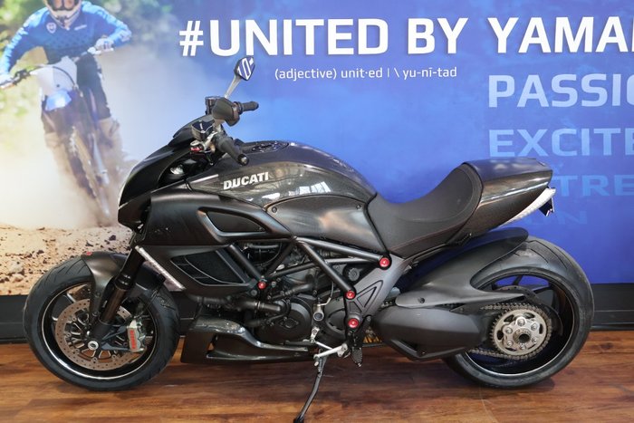 2012 Ducati DIAVEL CARBON Black