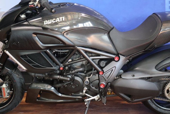 2012 Ducati DIAVEL CARBON Black