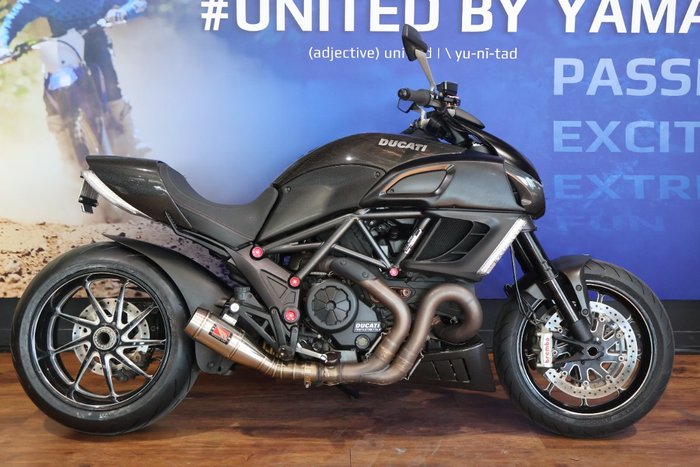 2012 Ducati DIAVEL CARBON Black