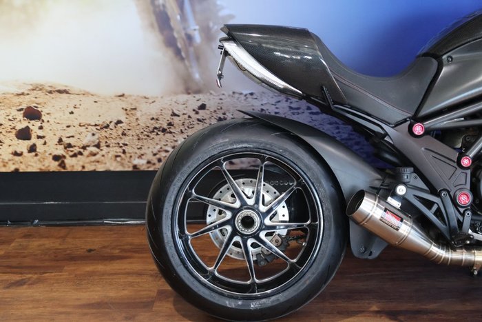 2012 Ducati DIAVEL CARBON Black