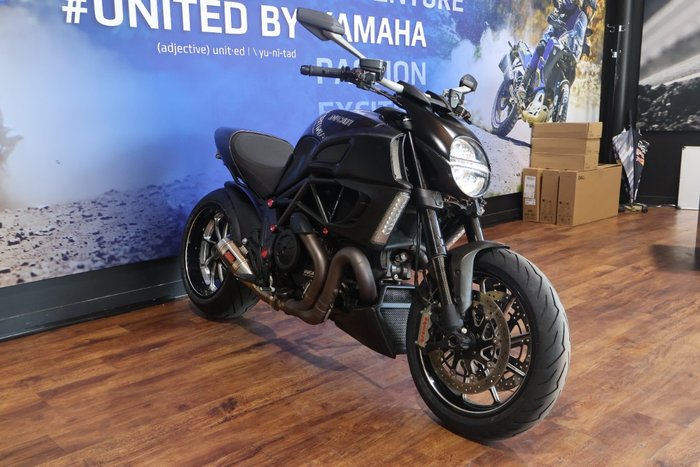 2012 Ducati DIAVEL CARBON Black