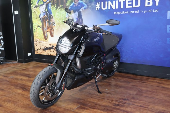 2012 Ducati DIAVEL CARBON Black