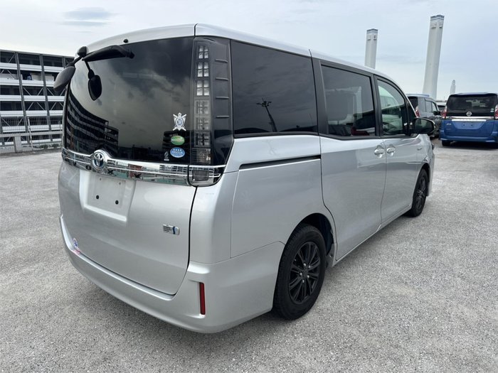 2014 Toyota Voxy