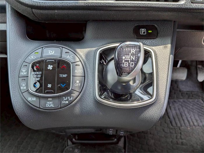 2016 Toyota Voxy