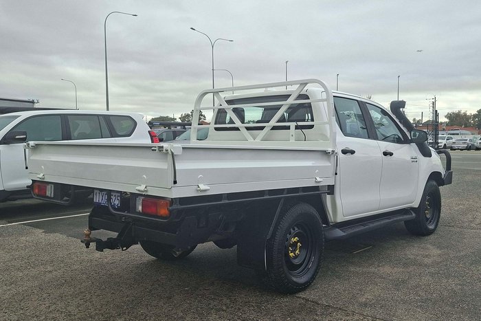 2022 Toyota Hilux SR