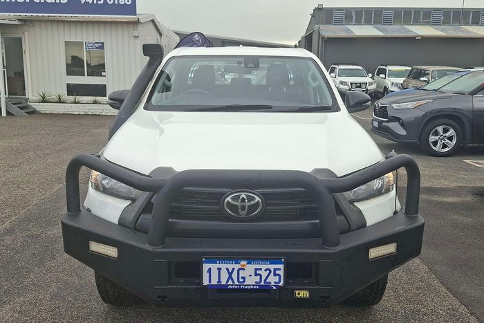 2022 Toyota Hilux SR