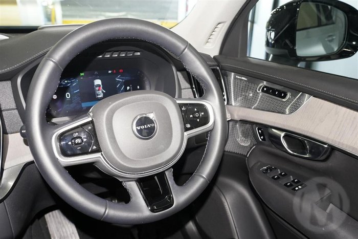 2025 Volvo XC90 Ultra B5 Dark