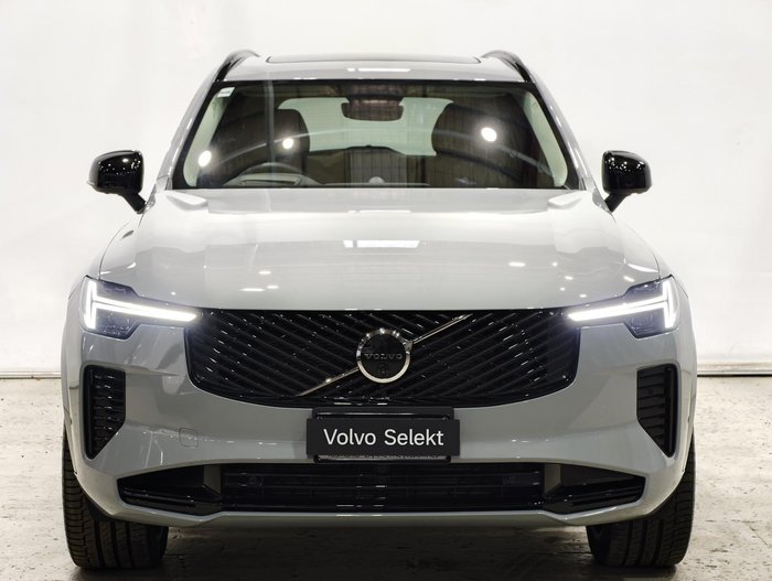 2025 Volvo XC90 Ultra B5 Dark