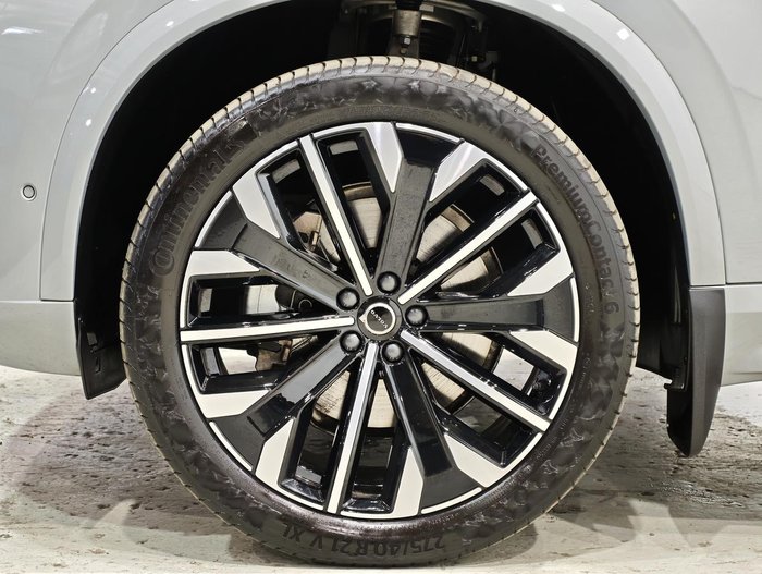 2025 Volvo XC90 Ultra B5 Dark