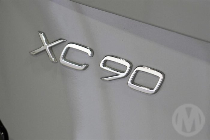 2025 Volvo XC90 Ultra B5 Dark
