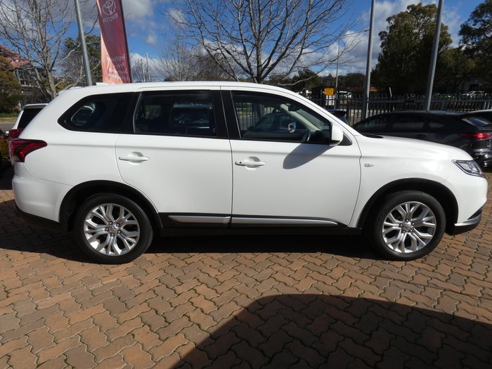 2021 Mitsubishi Outlander ES