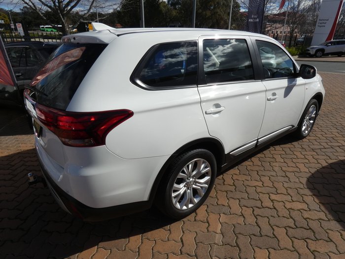 2021 Mitsubishi Outlander ES