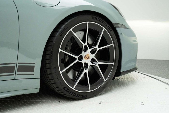 2025 Porsche 911
