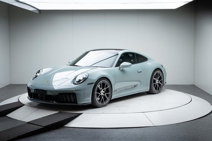 2025 Porsche 911