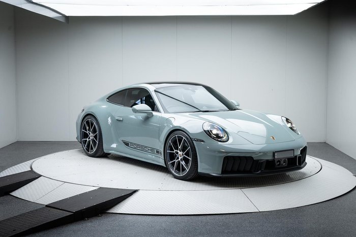 2025 Porsche 911