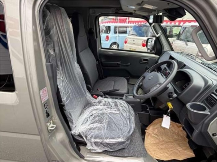 2025 Suzuki Carry