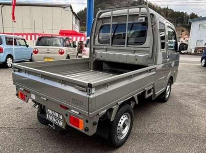 2025 Suzuki Carry