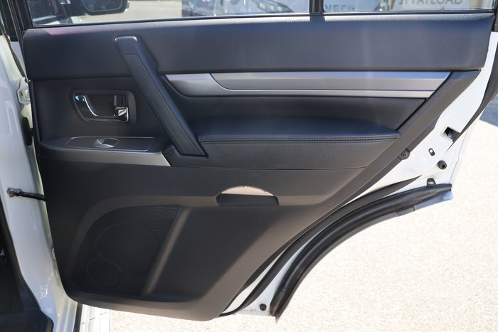2016 Mitsubishi Pajero GLX