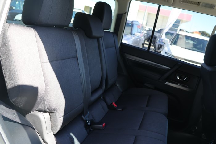 2016 Mitsubishi Pajero GLX