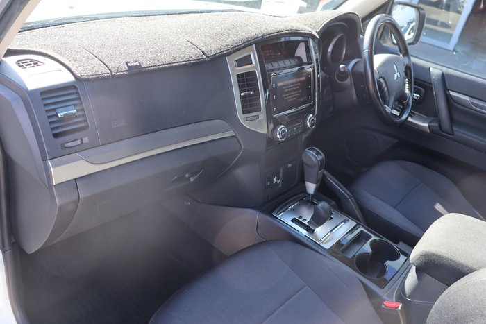 2016 Mitsubishi Pajero GLX