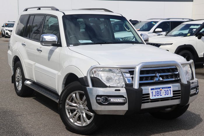 2016 Mitsubishi Pajero