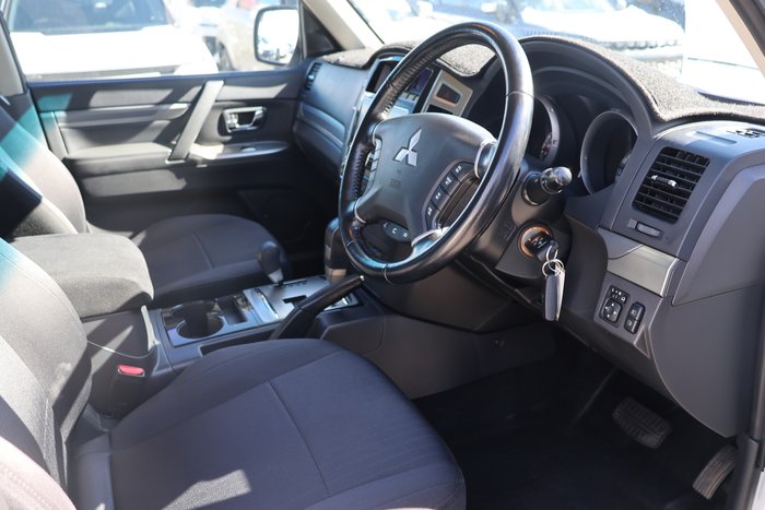 2016 Mitsubishi Pajero GLX
