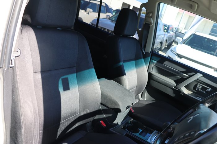 2016 Mitsubishi Pajero GLX