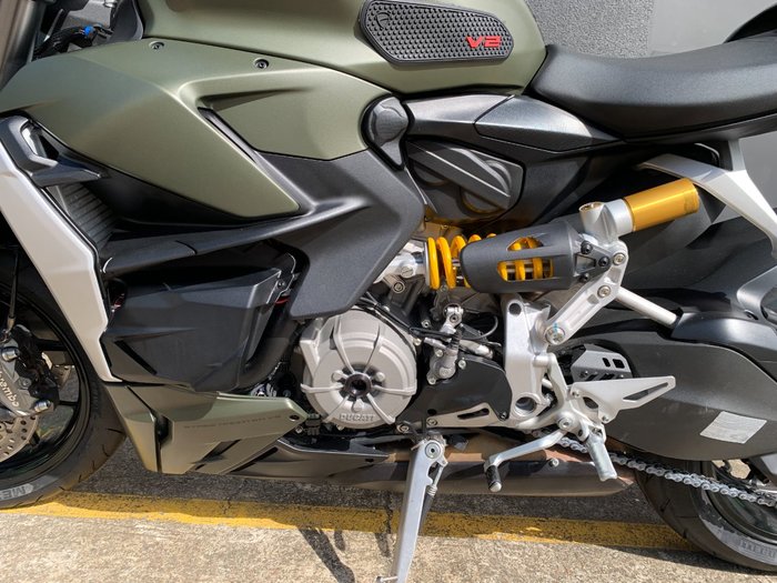 2023 DUCATI STREETFIGHTER V2 GREEN