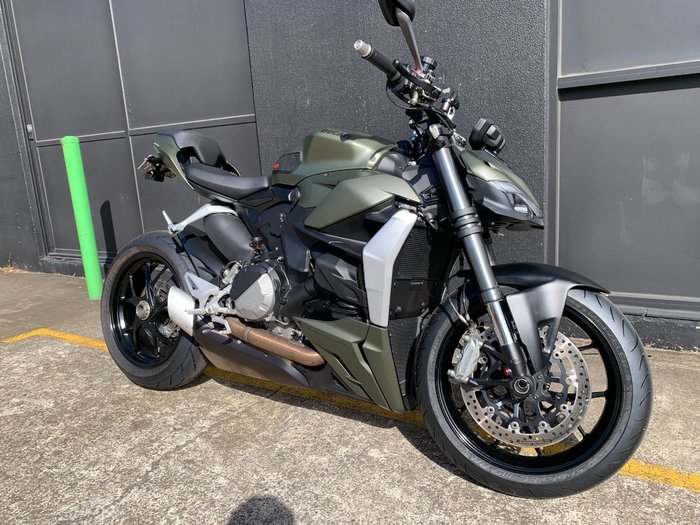 2023 DUCATI STREETFIGHTER V2 GREEN