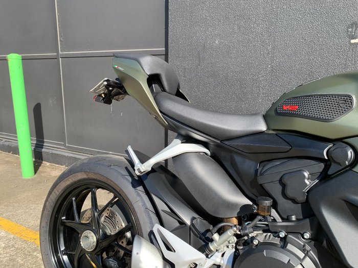 2023 DUCATI STREETFIGHTER V2 GREEN