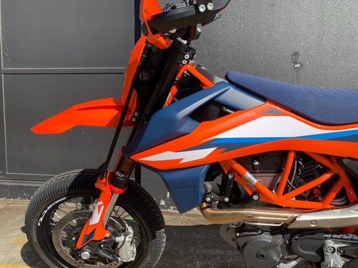 2024 Ktm 690 SMC R ORANGE