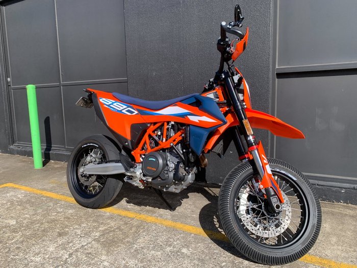2024 Ktm 690 SMC R ORANGE