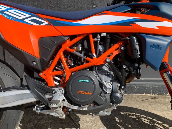 2024 Ktm 690 SMC R ORANGE