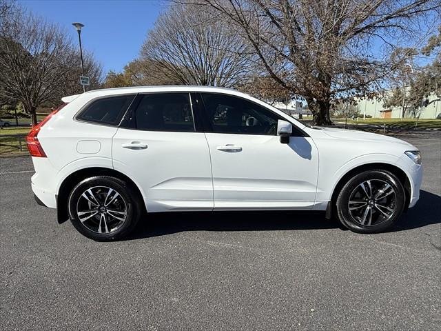 2020 Volvo XC60 D4 Momentum