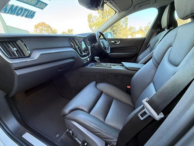 2020 Volvo XC60 D4 Momentum